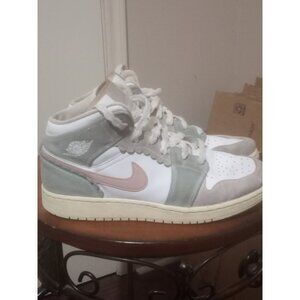 Nike Air Jordan 1 Shoes Size Women 8.5 /7Y Retro Scalloped Edge Pink DZ5361-100